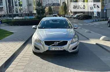 Volvo V60 2011 - пробег 365 тыс. км