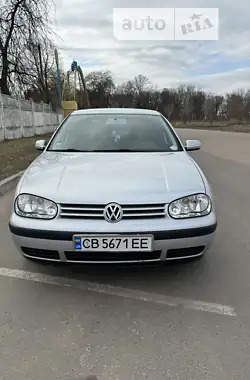 Volkswagen Golf 2001 - пробег 230 тыс. км