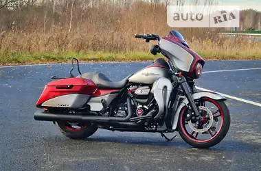 Harley-Davidson FLHX 2019 - пробег 13 тыс. км