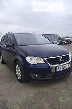 Volkswagen Touran 2008 - пробіг 272 тис. км