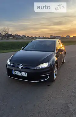 Volkswagen e-Golf 2015 - пробіг 121 тис. км