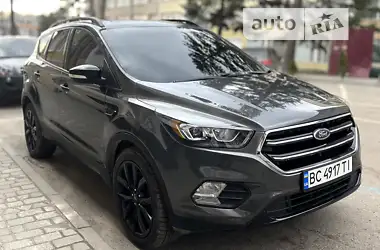 Ford Escape 2017 - пробег 99 тыс. км