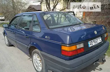 Volkswagen Passat 1990 - пробіг 293 тис. км