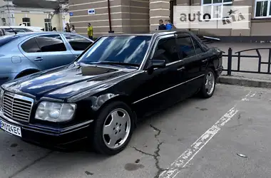 Mercedes-Benz E-Class 1994 - пробег 550 тыс. км