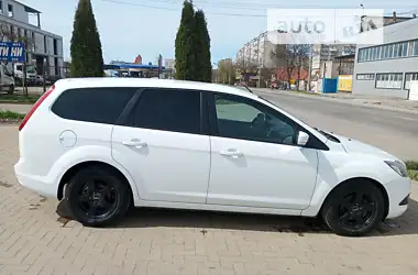 Ford Focus 2010 - пробег 215 тыс. км