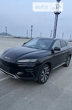 BYD Song Plus Champion Flagship Plus 2023 - пробег 1 тыс. км