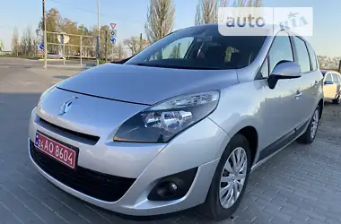 Renault Grand Scenic 2010 - пробіг 220 тис. км