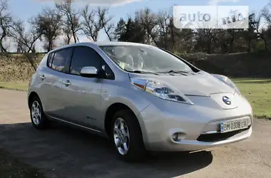 Nissan Leaf 2011 - пробег 190 тыс. км