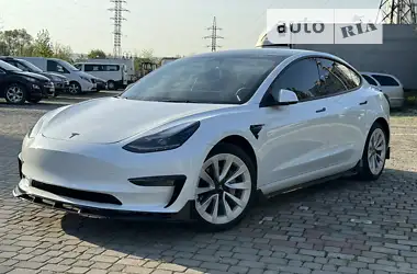 Tesla Model 3 2022 - пробіг 45 тис. км