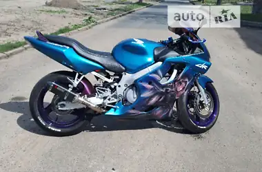 Honda CBR 600F 2000 - пробег 76 тыс. км