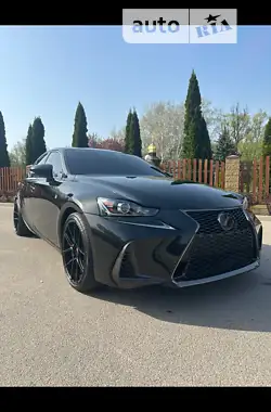 Lexus IS 2019 - пробіг 92 тис. км