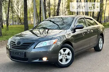 Toyota Camry 2008 - пробег 186 тыс. км