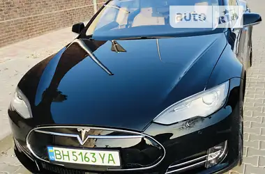Tesla Model S 2014 - пробіг 51 тис. км