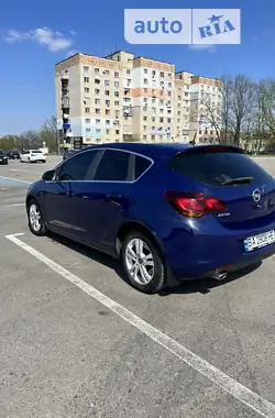 Opel Astra 2010 - пробіг 249 тис. км