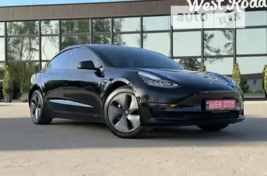 Tesla Model 3  2019 - пробег 53 тыс. км