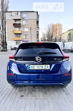 Nissan Leaf 2019 - пробег 66 тыс. км