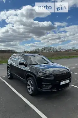 Jeep Cherokee 2018 - пробег 75 тыс. км