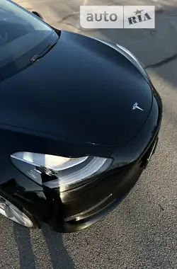 Tesla Model 3  2019 - пробіг 110 тис. км