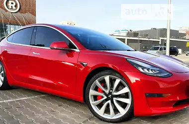 Tesla Model 3  2018 - пробіг 115 тис. км