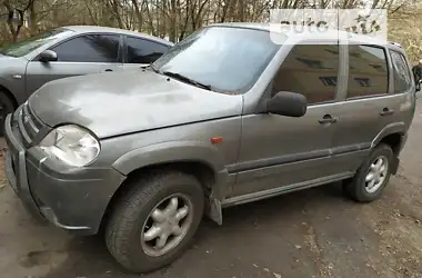 Chevrolet Niva 2004 - пробег 205 тыс. км