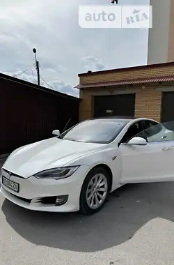 Tesla Model S 2017 - пробег 134 тыс. км