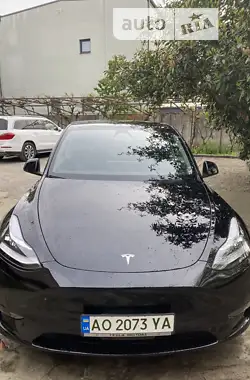 Tesla Model Y  2022 - пробіг 10 тис. км