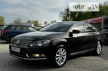 Volkswagen Passat 2011 - пробег 176 тыс. км