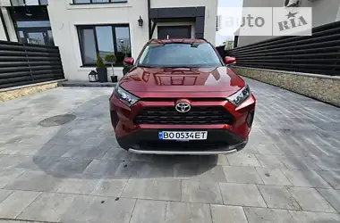 Toyota RAV4  2020 - пробіг 28 тис. км