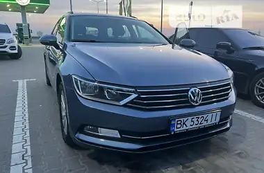 Volkswagen Passat 2016 - пробіг 139 тис. км