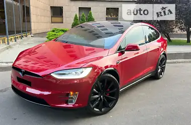 Tesla Model X 2016 - пробіг 72 тис. км