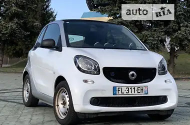 Smart EQ Fortwo 2019 - пробіг 28 тис. км