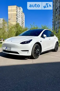 Tesla Model Y  2022 - пробіг 34 тис. км