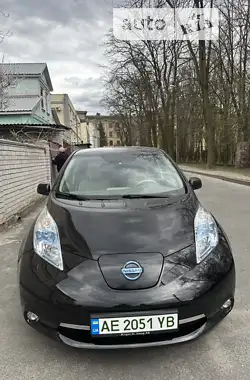 Nissan Leaf 2012 - пробег 97 тыс. км