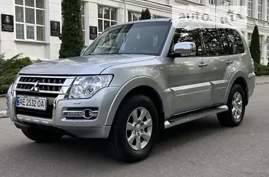 Mitsubishi Pajero 2015 - пробег 95 тыс. км