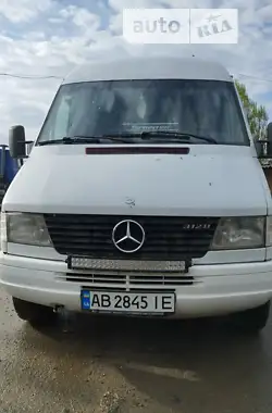 Mercedes-Benz Sprinter 1996 - пробег 1000 тыс. км