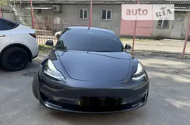 Tesla Model 3  2021 - пробіг 35 тис. км
