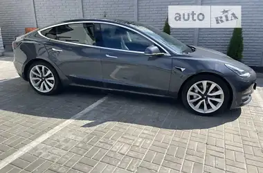 Tesla Model 3 Perfomens 2019 - пробіг 15 тис. км