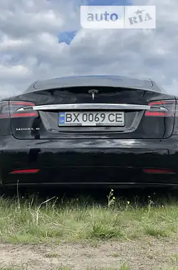 Tesla Model S 2016 - пробіг 116 тис. км