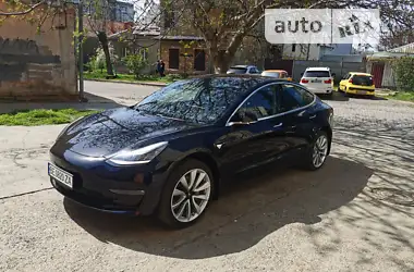 Tesla Model 3  2018 - пробег 39 тыс. км