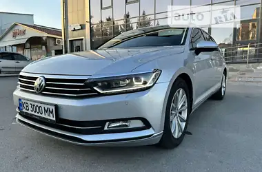 Volkswagen Passat 2015 - пробіг 266 тис. км