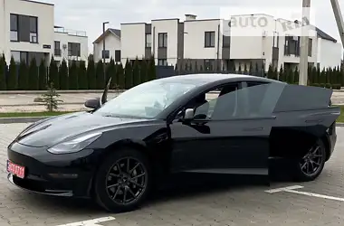 Tesla Model 3 2021 - пробіг 58 тис. км