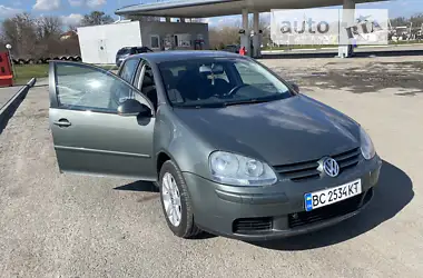 Volkswagen Golf 2004 - пробег 259 тыс. км