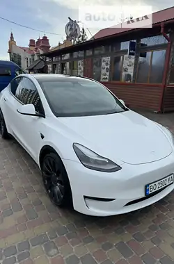 Tesla Model Y 2021 - пробег 61 тыс. км