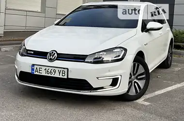 Volkswagen e-Golf 2018 - пробег 69 тыс. км