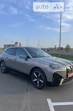 BMW iX 2023 - пробег 7 тыс. км
