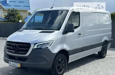 Mercedes-Benz Sprinter 2019 - пробег 331 тыс. км