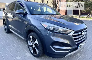 Hyundai Tucson 2017 - пробег 88 тыс. км