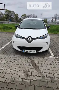 Renault Zoe 2019 - пробег 120 тыс. км