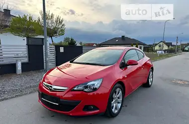 Opel Astra 2012 - пробіг 115 тис. км