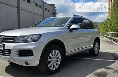 Volkswagen Touareg 2012 - пробег 330 тыс. км